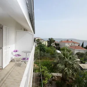 Duda Apartman Starigrad-Paklenica